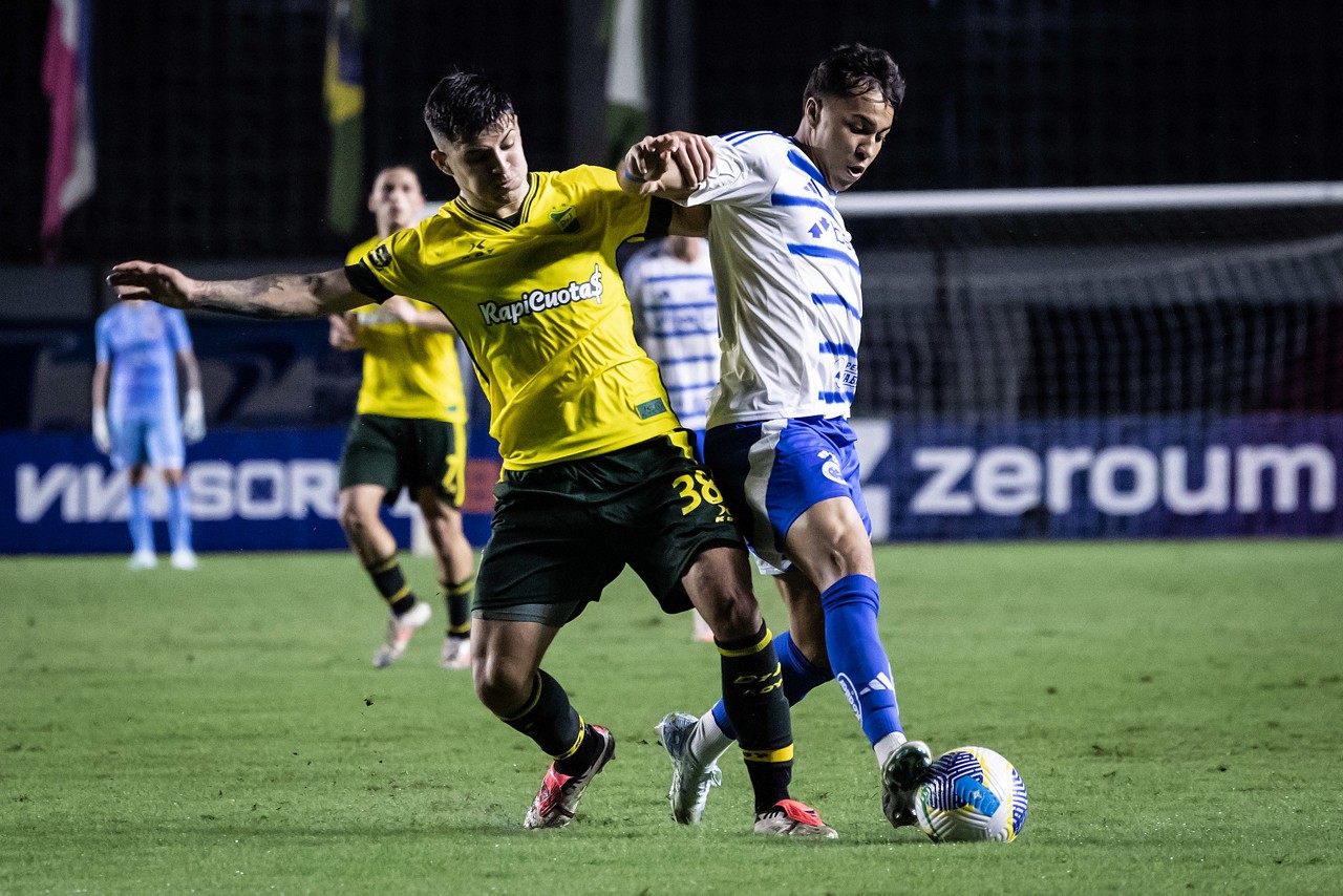 Cruzeiro é derrotado pelo Defensa y Justicia em amistoso no Espírito Santo