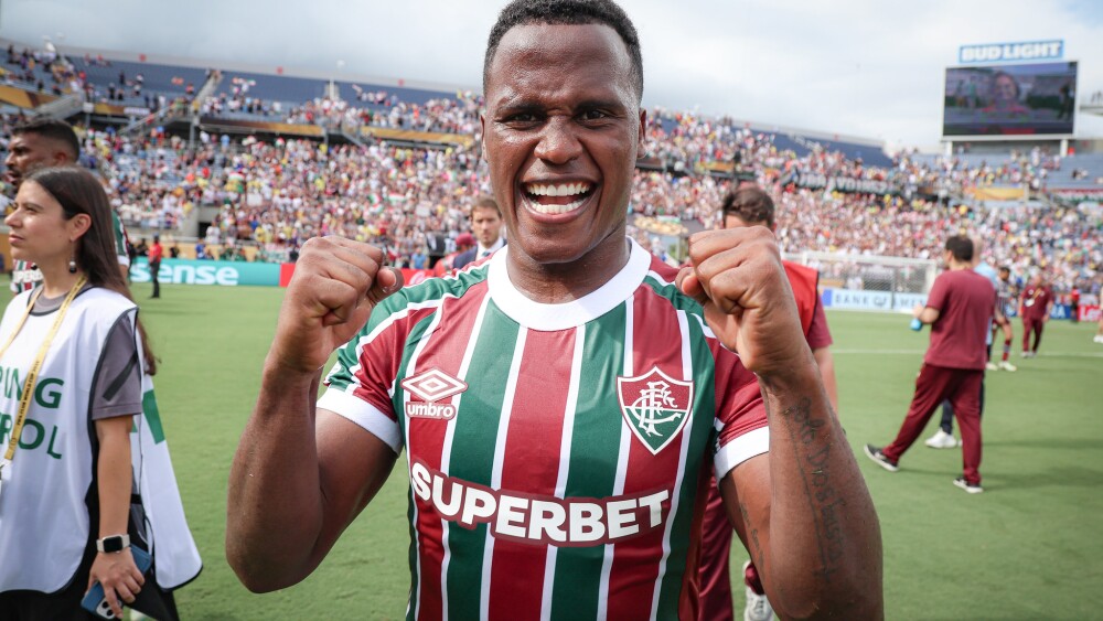Seis iates do CR7, 15 salários de Neymar e mais: o que a premiação do Fluminense paga