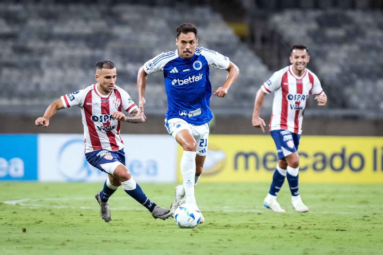 Cruzeiro alcança dez partidas sem derrotas na temporada 2025