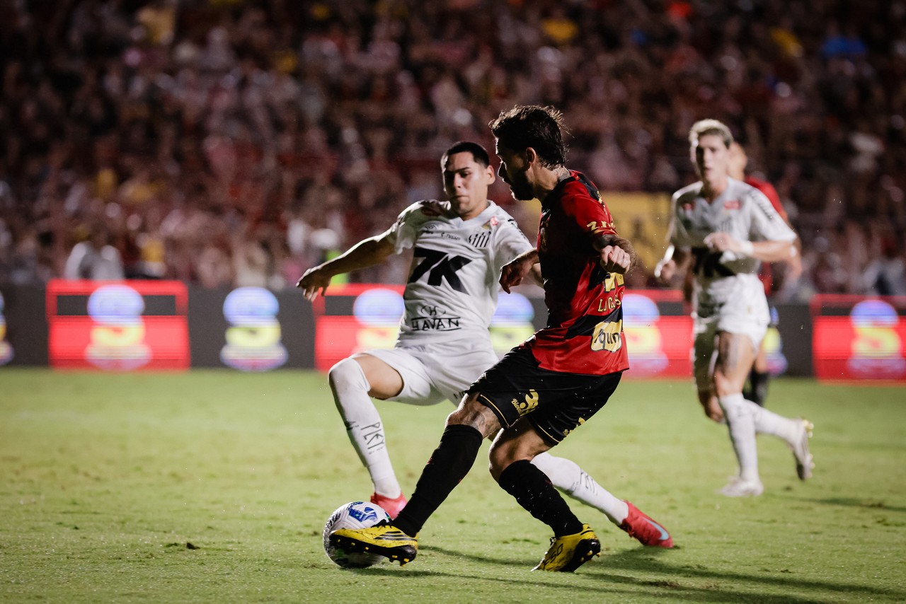 Santos Arranca Empate Heróico com um Jogador a Menos contra o Sport na Ilha do Retiro