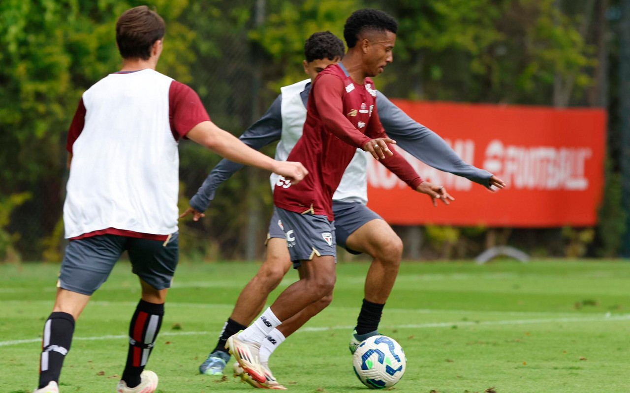 Profissional do São Paulo goleia Crias de Cotia em jogo-treino; veja destaques