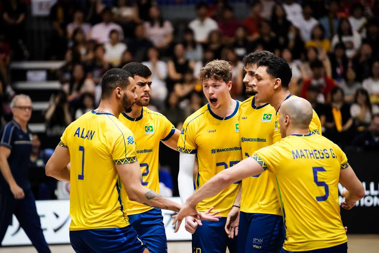 Brasil lidera a VNL masculina e enfrenta a China nas quartas de final