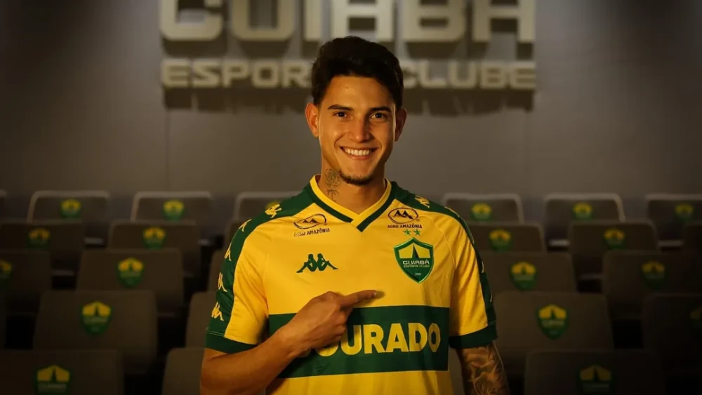 Cuiabá anuncia meia ex-Athletico-PR que estava no futebol chileno