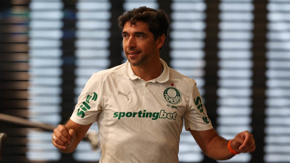 Abel Ferreira envia mensagem à torcida do Palmeiras antes de confronto com o Chelsea no Mundial