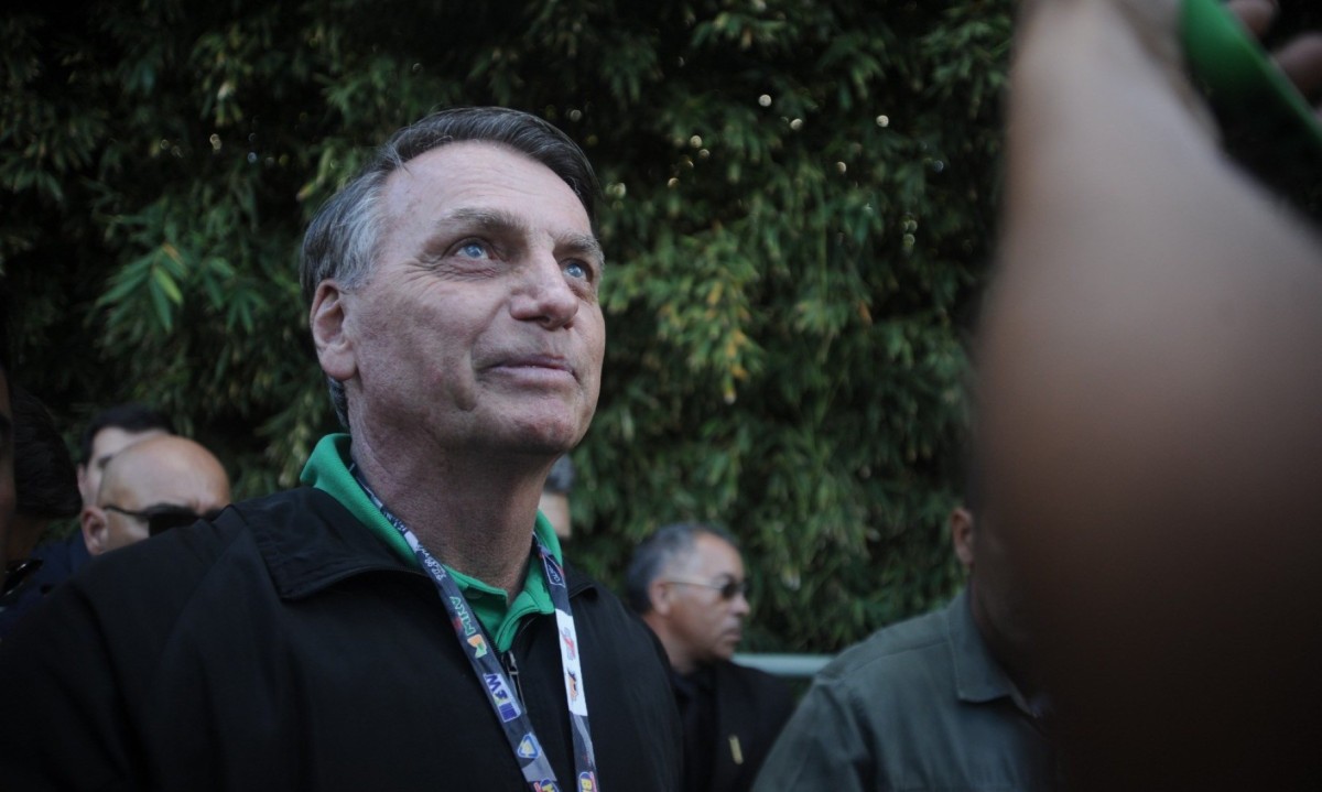 Cinco internações não frearam o ritmo de campanha de Bolsonaro