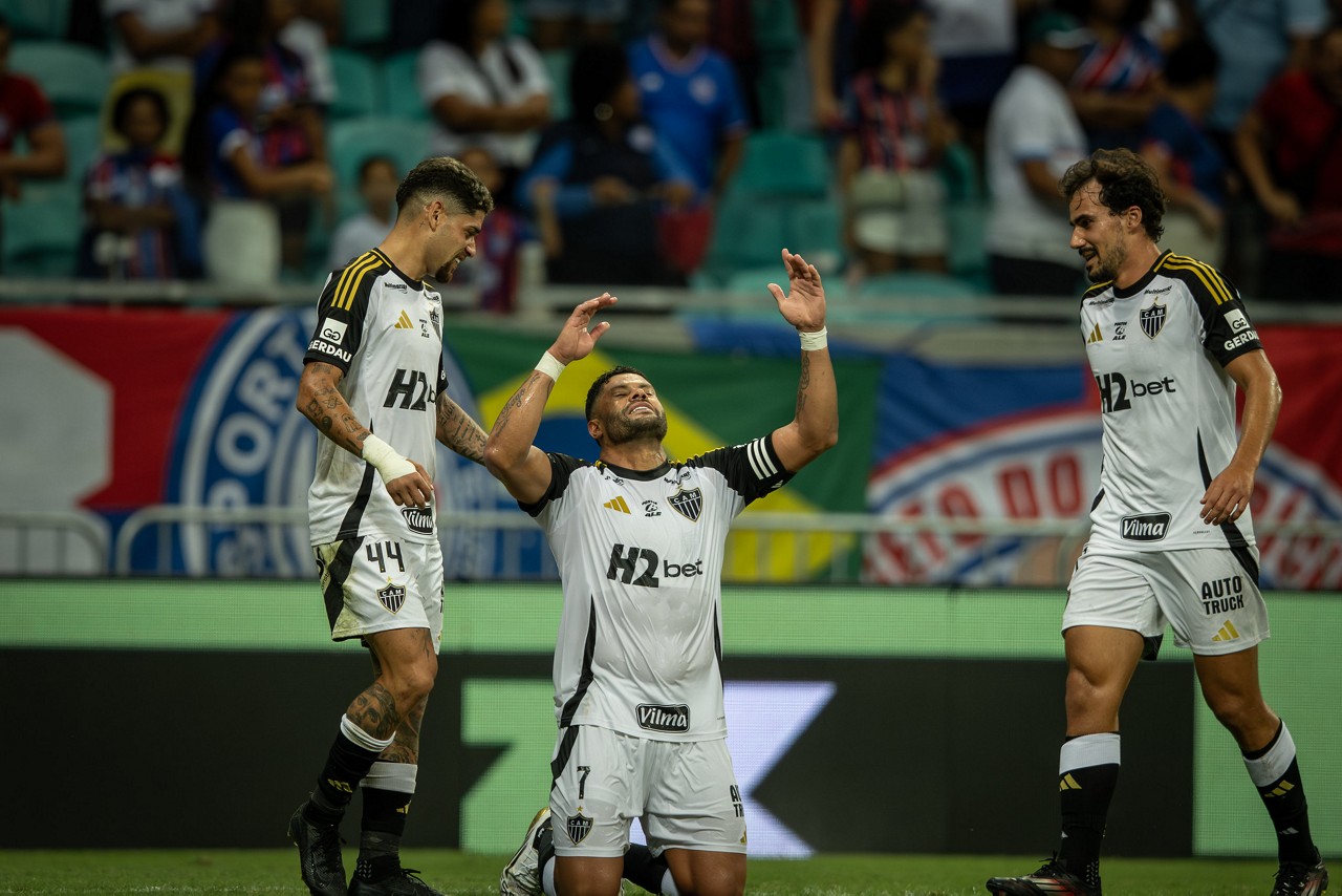 Hulk entra no top 10 de artilheiros da história do Atlético com golaço olímpico