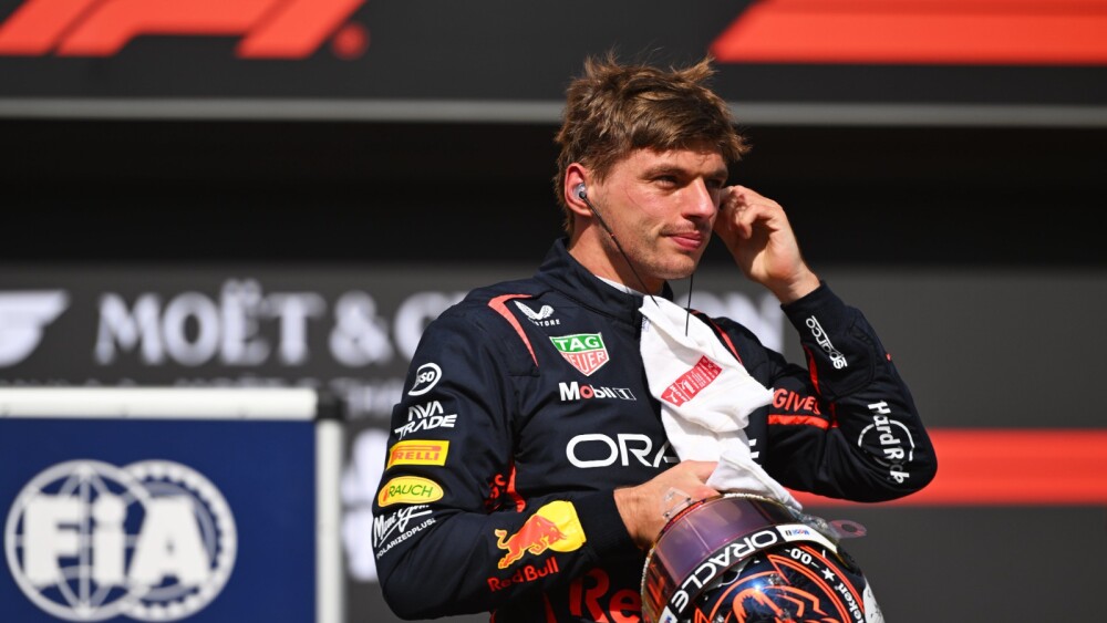 Max Verstappen confirma permanência na Red Bull para a temporada 2026