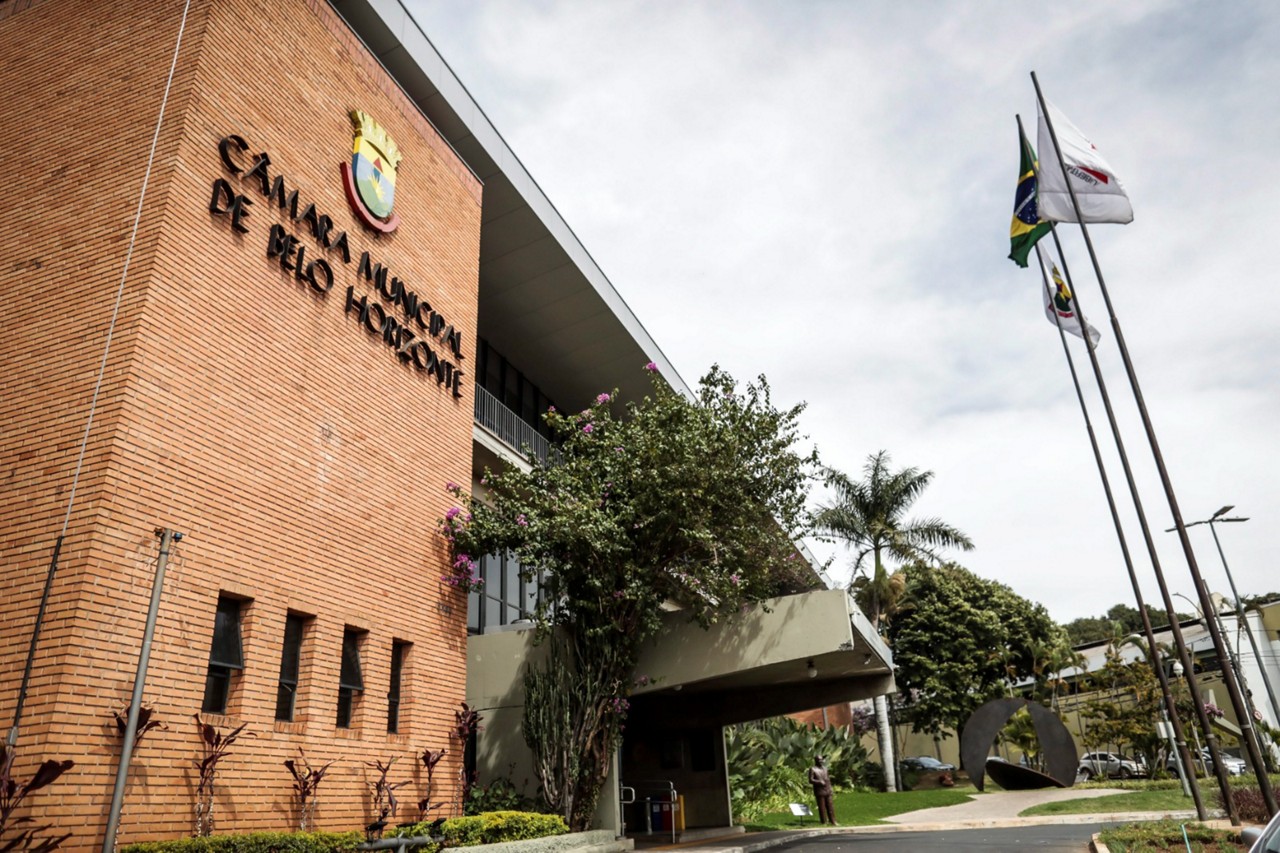 Embate entre vereadores do PSOL e do PL marca início da legislatura em BH