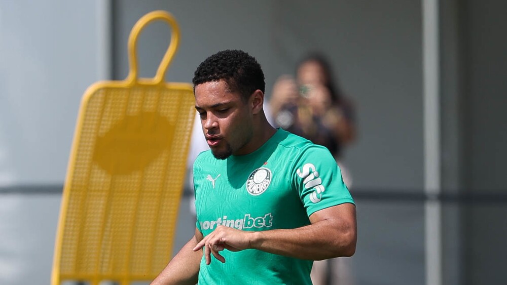 Vitor Roque, do Palmeiras, envia recado ao Chelsea antes de confronto decisivo