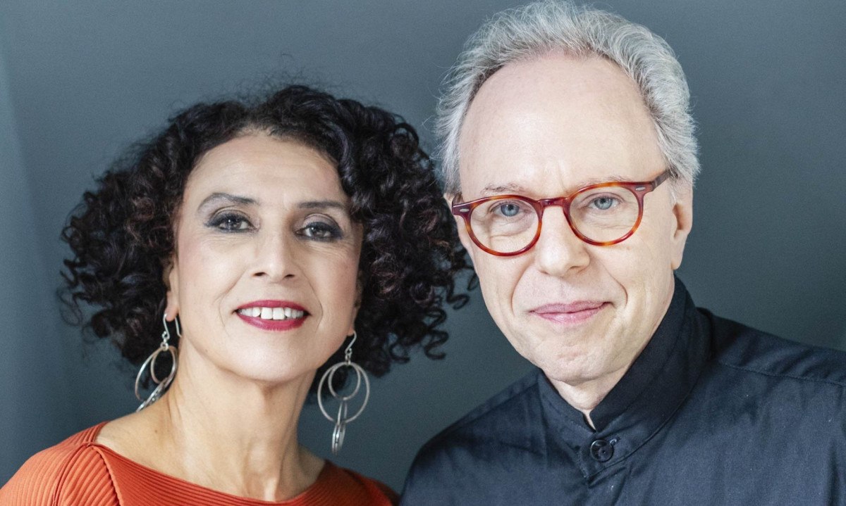 Paula Morelenbaum e Arthur Nestrovski apresentam o show 'Jobim canção' em Belo Horizonte