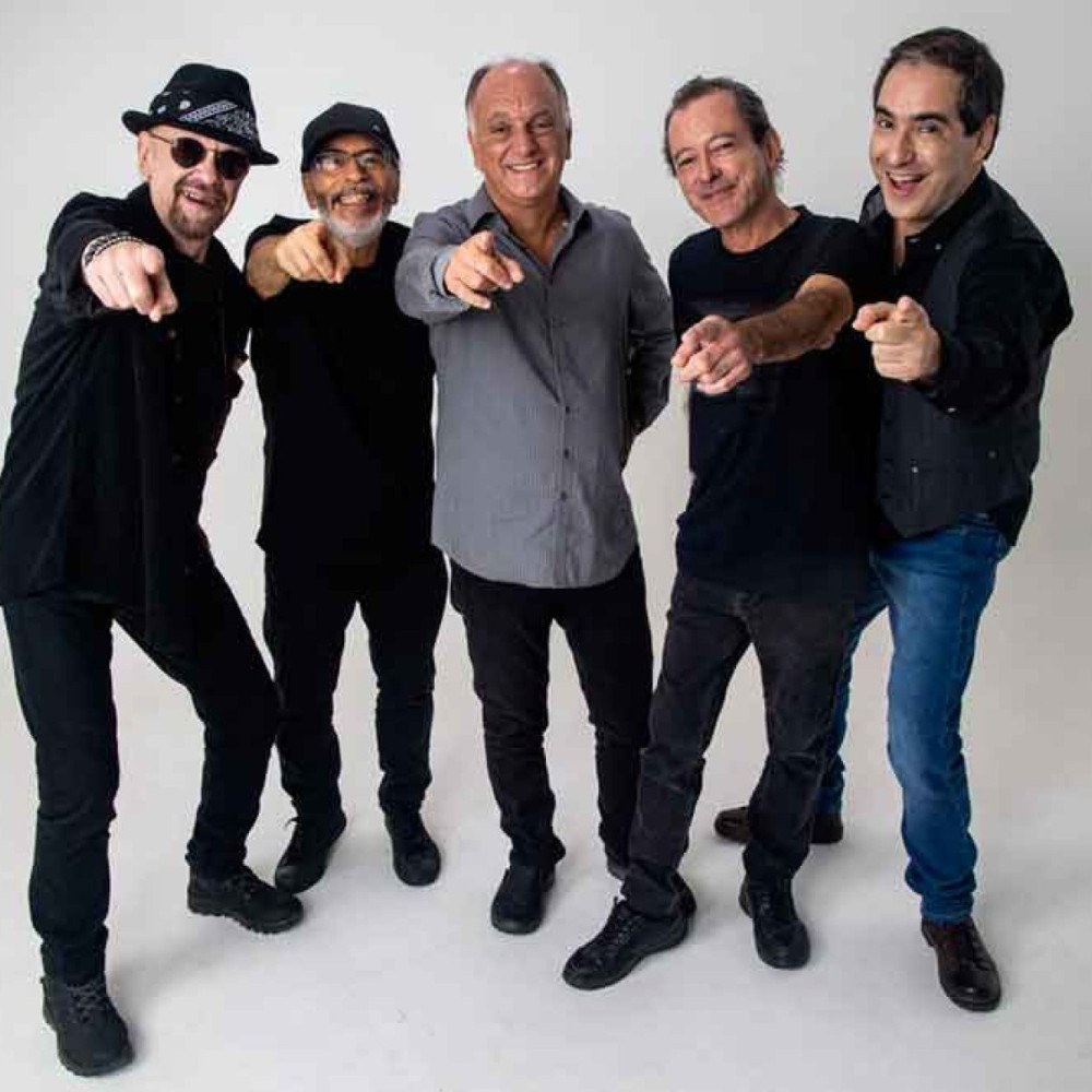 A banda The Fevers promete uma domingueira animada no BeFly Minascentro