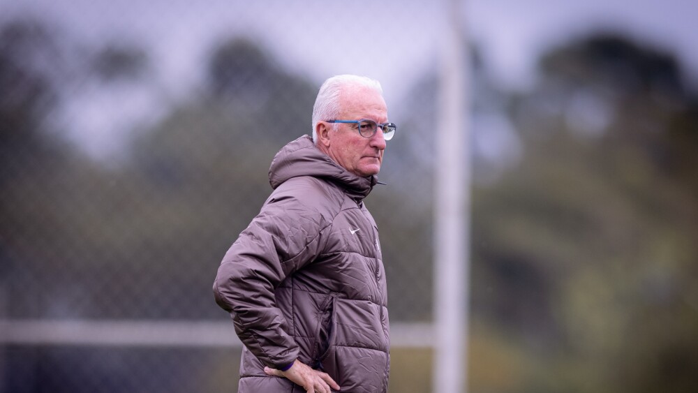 Dorival enfrenta desafios para escalar Corinthians contra São Paulo