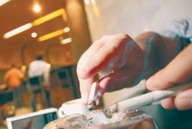 Pesquisador canadense propõe aumento de impostos sobre fumo e bebidas alcoólicas no Brasil
