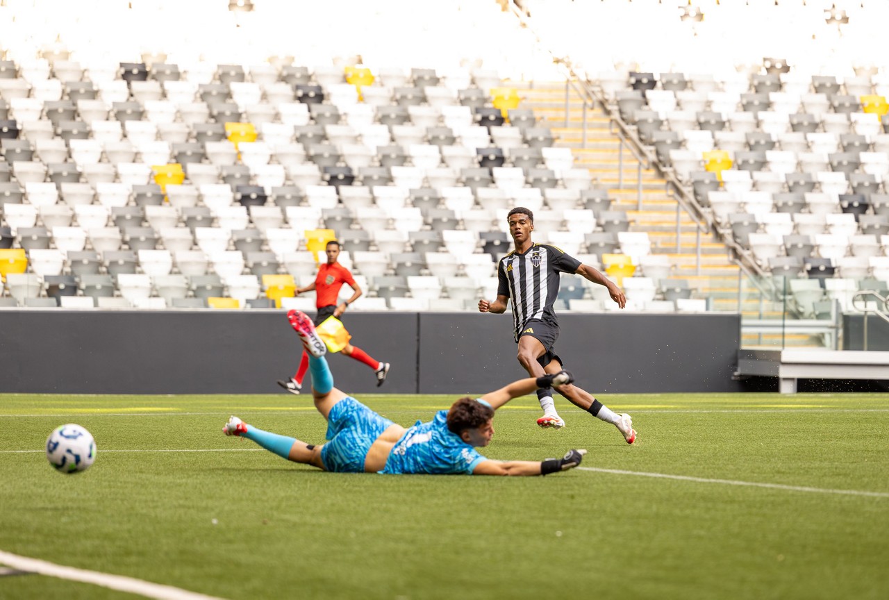 Atlético enfrenta Boston City no Mineiro Sub-15 e Sub-17 neste sábado