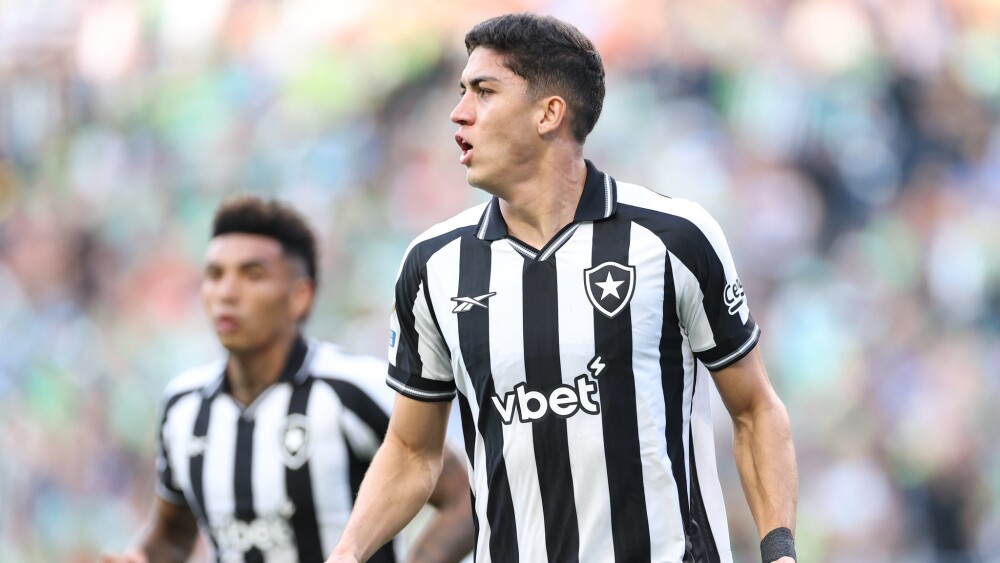 Nottingham Forest confirma contratação de zagueiro Jair, ex-Botafogo