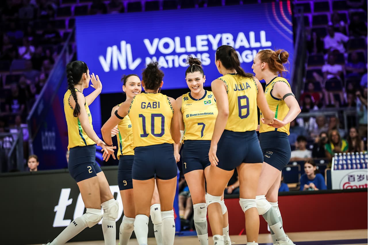 Brasil domina e vence Alemanha nas quartas da VNL Feminina 2025