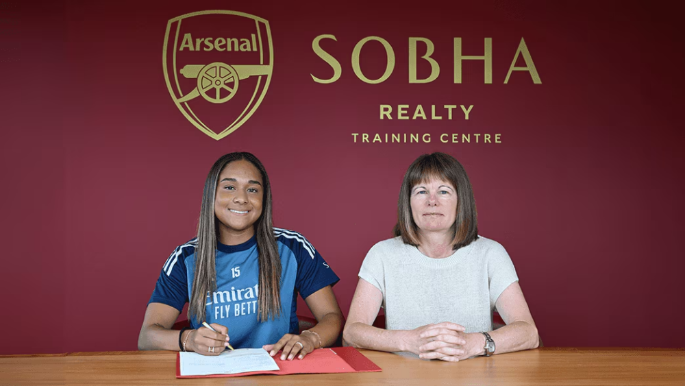 Arsenal contrata ex-jogadora do Liverpool e paga valor recorde no futebol feminino