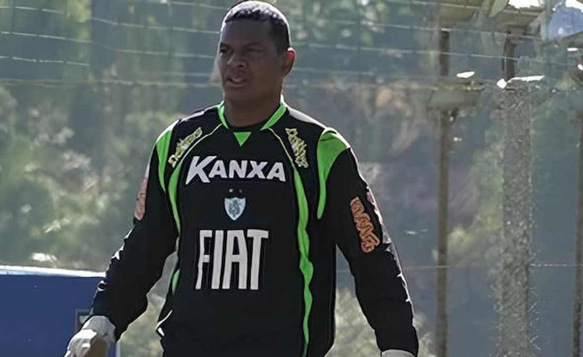 Morre Flávio Pantera, ex-goleiro do América e ídolo do CSA, aos 54 anos