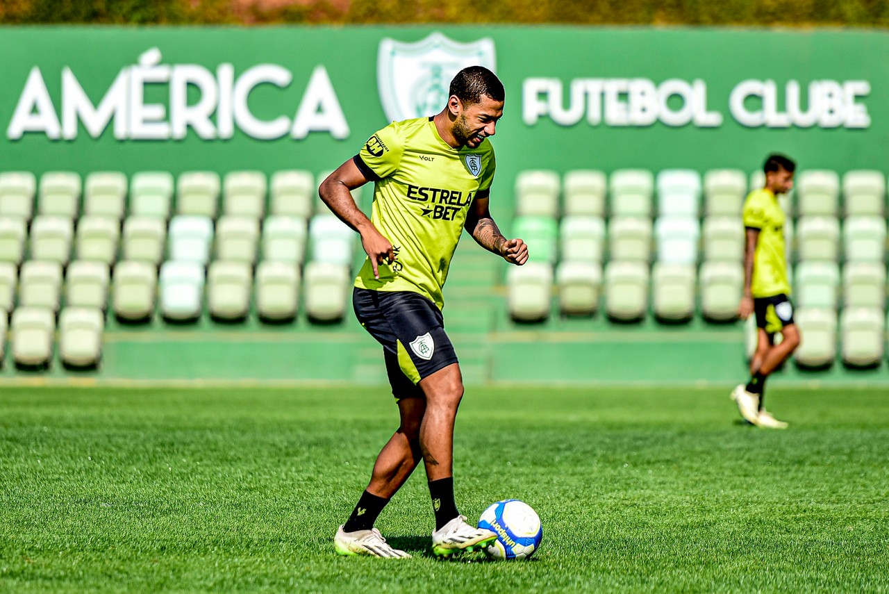 De volta, Fabinho pode completar marca importante pelo América diante do Cascavel