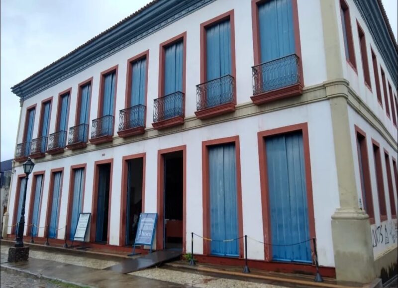 Exposição Gratuita Comemora 60 Anos do Curso de Letras da Unimontes