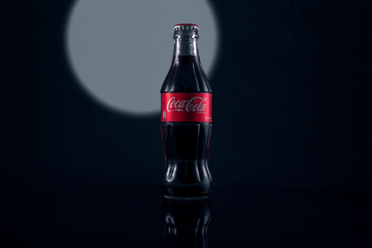 Associação que inclui Coca-Cola e Nestlé pressiona governo Trump sobre tarifas ao Brasil