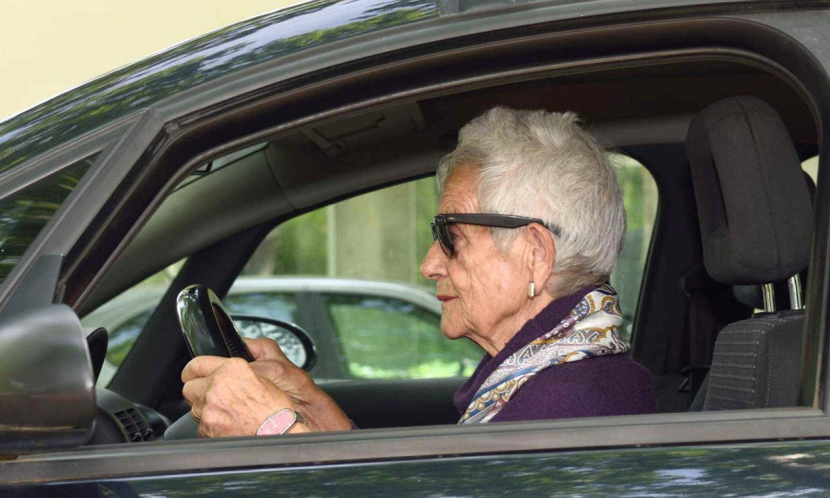 Idosos podem adquirir carros mais baratos com nova proposta de isenção do IPI