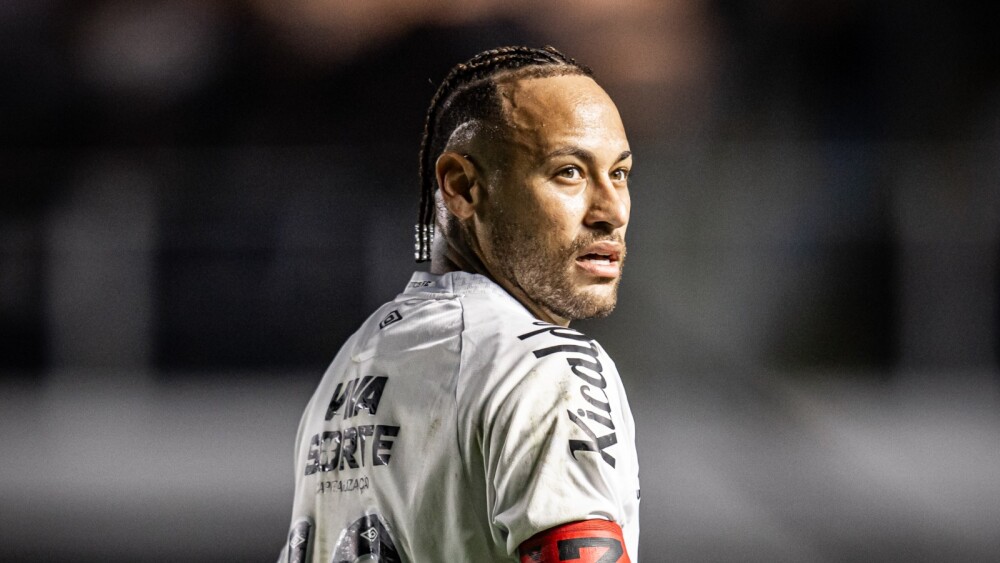 Neymar se manifesta após confronto com torcedor do Santos na Vila Belmiro