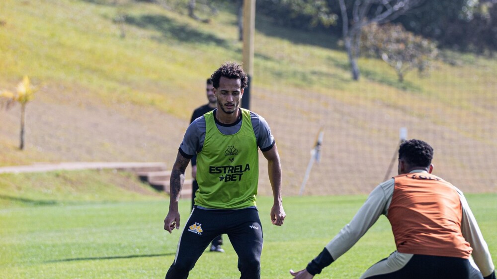 Criciúma encaminha saídas de jogadores no mercado da bola