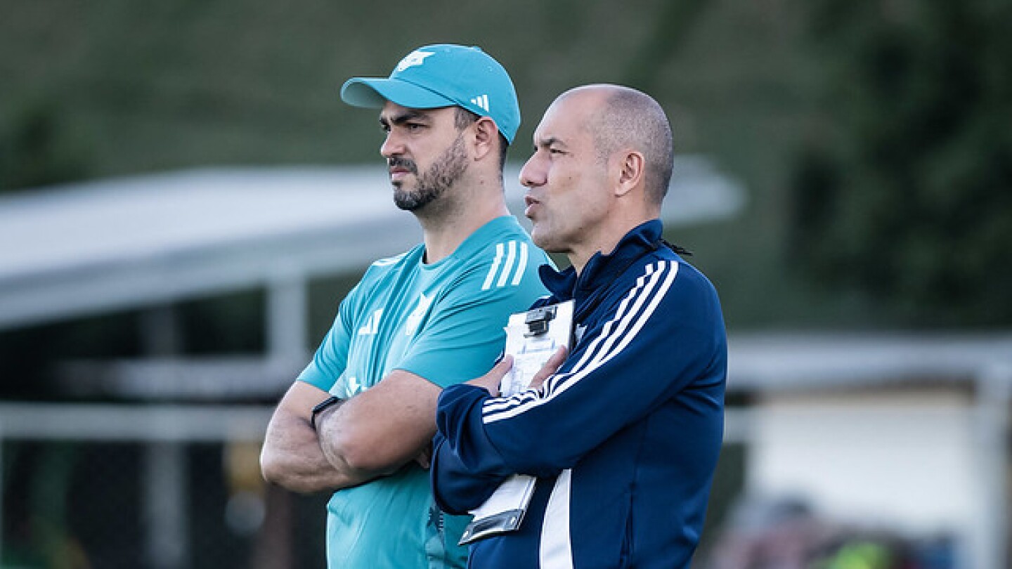 Cruzeiro se prepara para enfrentar o Banfield-ARG com elenco titular