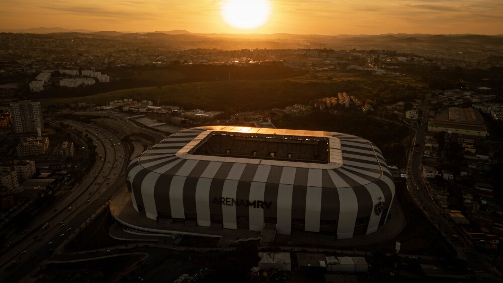 Torcedor é condenado a indenizar Atlético em R$ 5 mil após depredação na Arena MRV