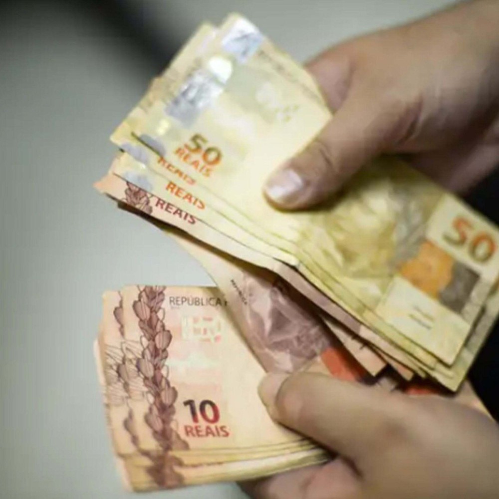 Mercado reduz projeções para inflação e dólar em 2025, aponta Focus
