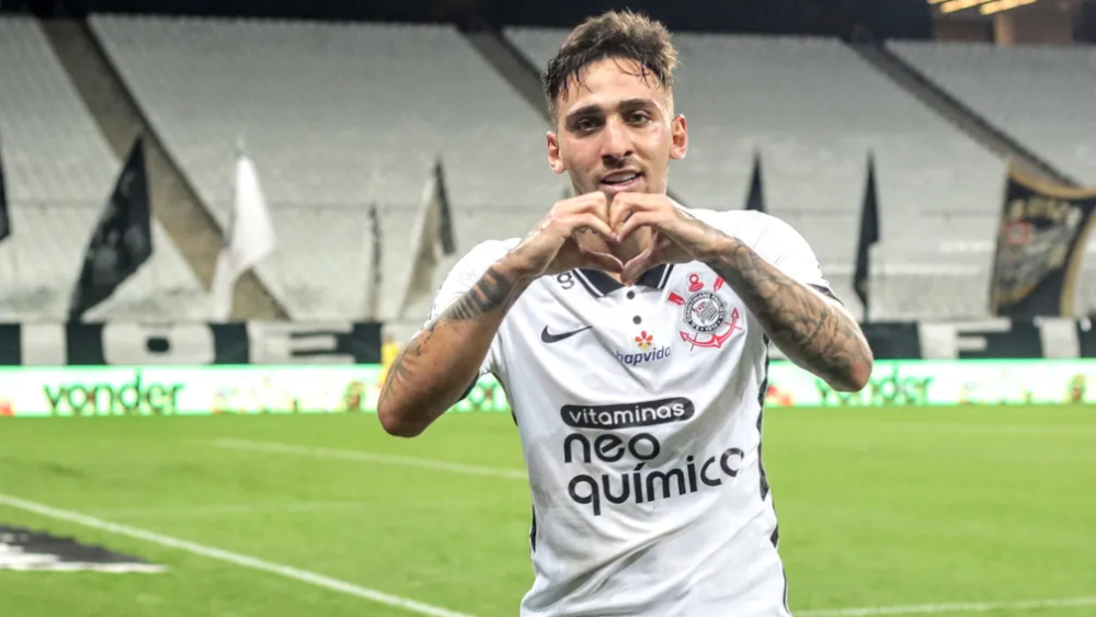 Ex-Corinthians e Vitória é anunciado em novo clube no exterior