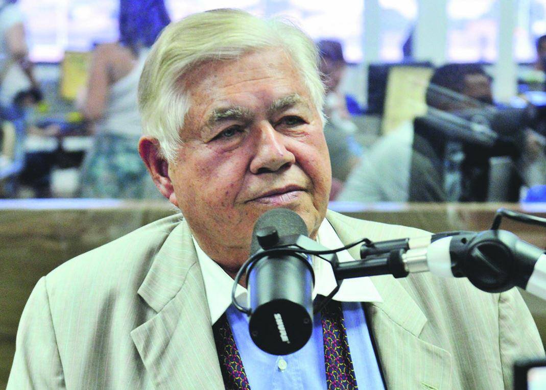Pimentel expressa pesar pela morte de Newton Cardoso