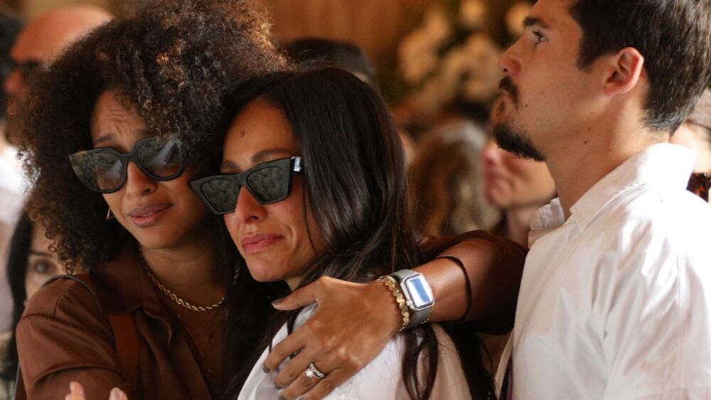 Adeus a Preta Gil: Celebridades prestam suas últimas homenagens no velório