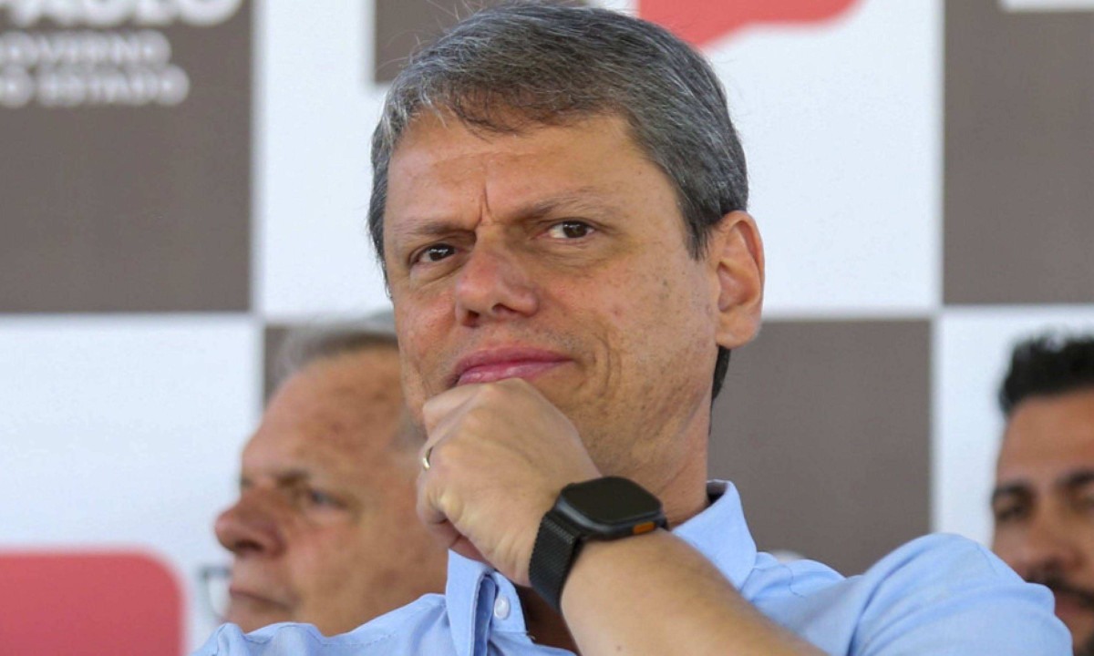 Tarcísio de Freitas eleva ICMS sobre leite de aveia e prejudica setor