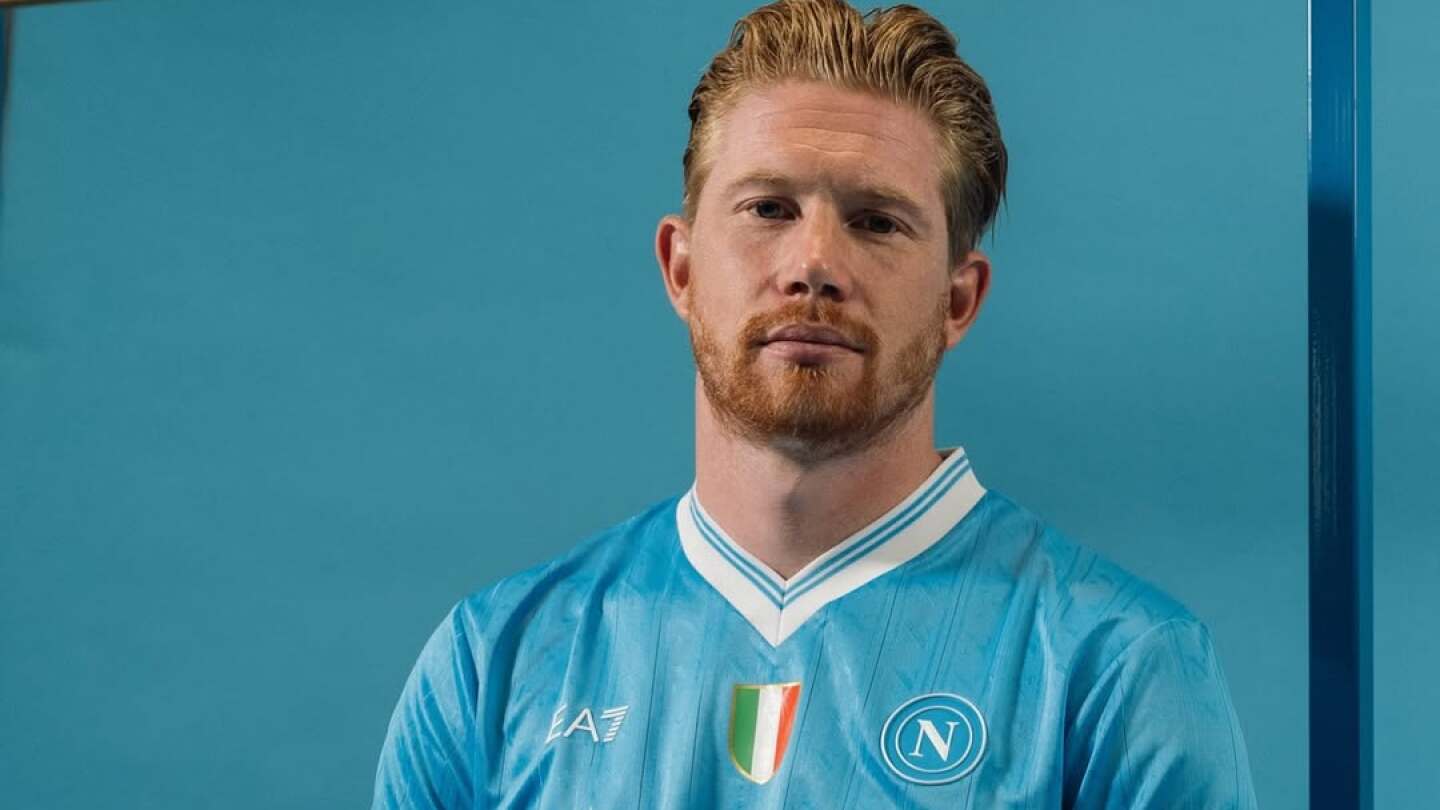 Napoli 'desaposenta' camisa de Maradona para Kevin De Bruyne