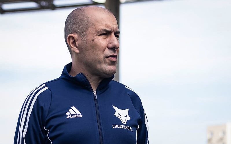 Cruzeiro enfrenta desafios históricos contra o Fluminense no Maracanã