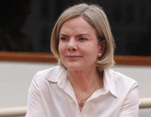 Gleisi Hoffmann se prepara para assumir ministério