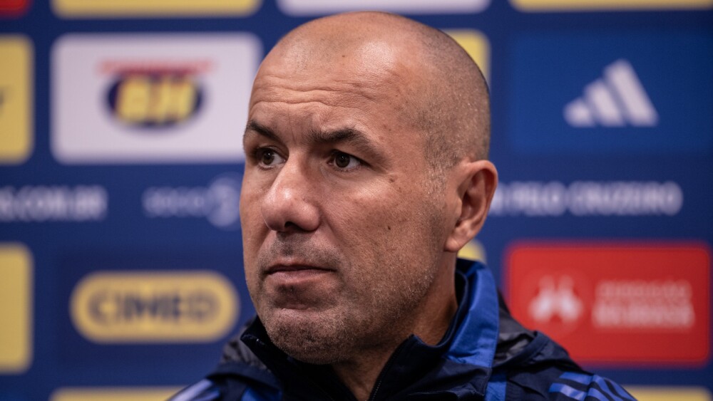 Jardim detalha recuperação de titular do Cruzeiro antes de jogo contra Corinthians