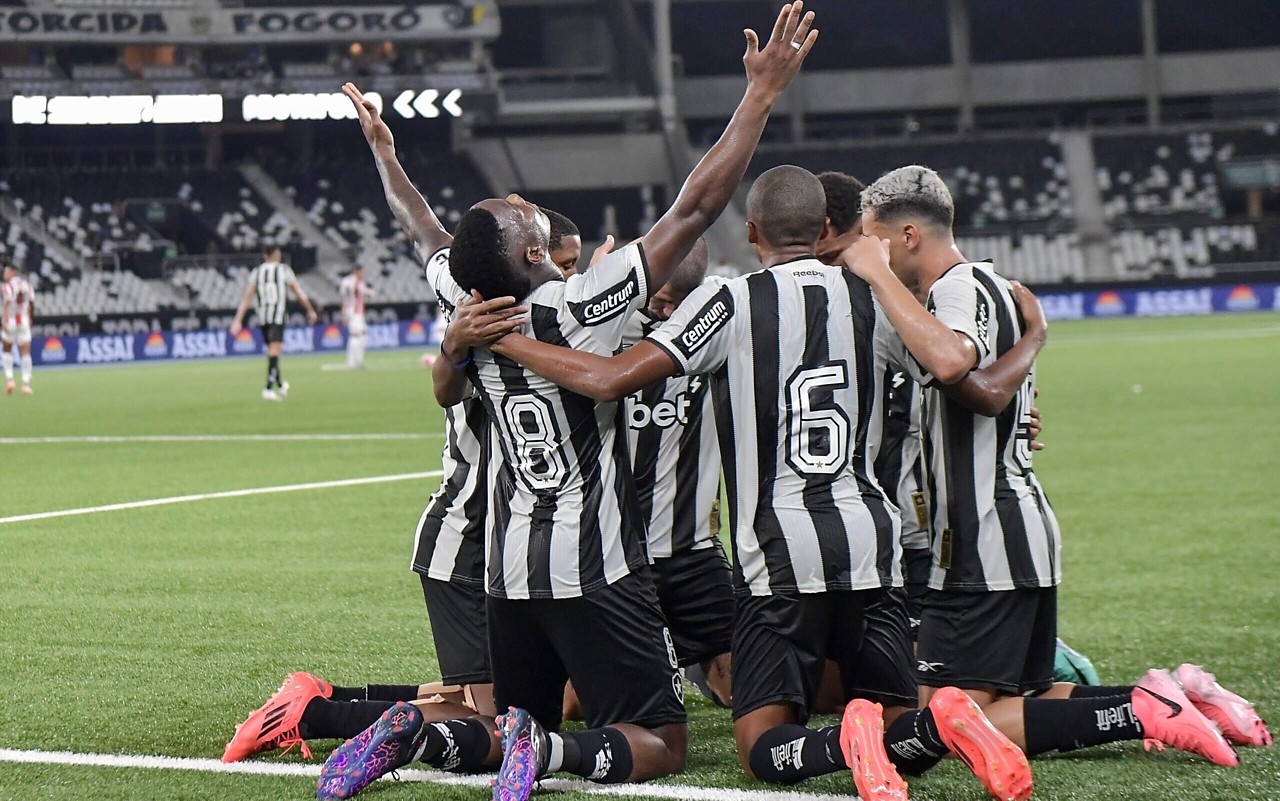 Botafogo encerra temporada alternativa com vitória sobre o Bangu