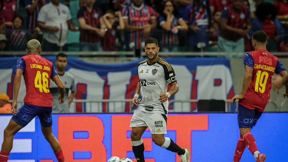 Hulk entra no top 10 dos maiores artilheiros do Atlético com gol olímpico em derrota