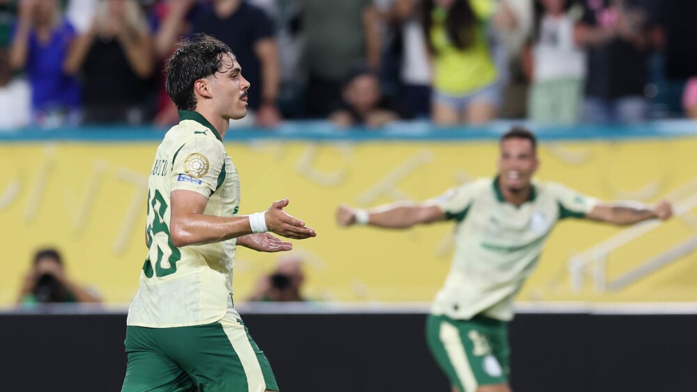 Mauricio celebra um ano desde a estreia pelo Palmeiras: 'Orgulho'