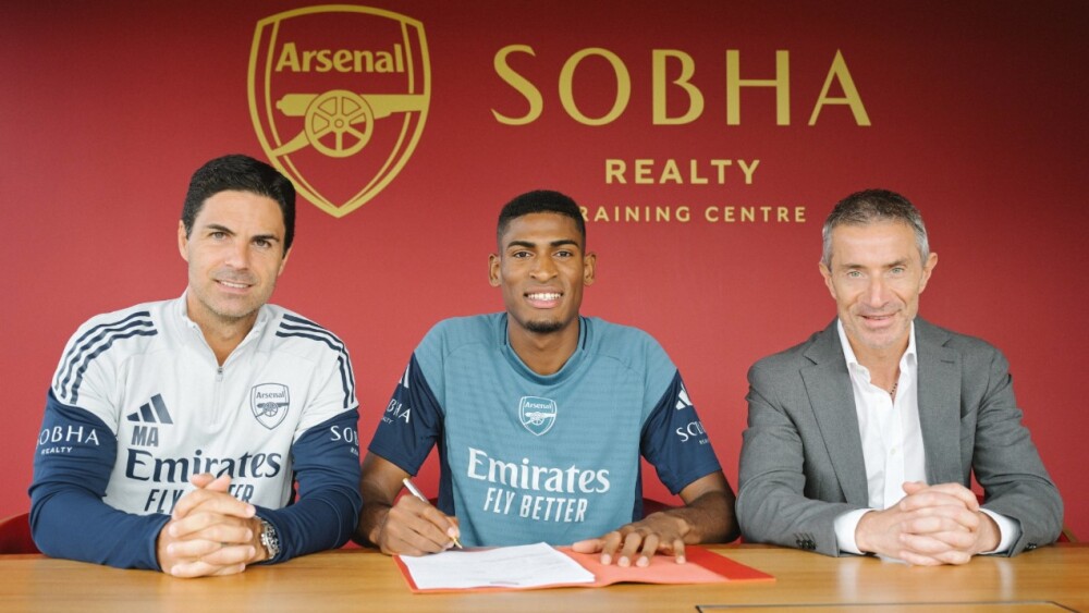 Arsenal anuncia contratação de jovem zagueiro destaque do Valencia e da seleção espanhola sub-21