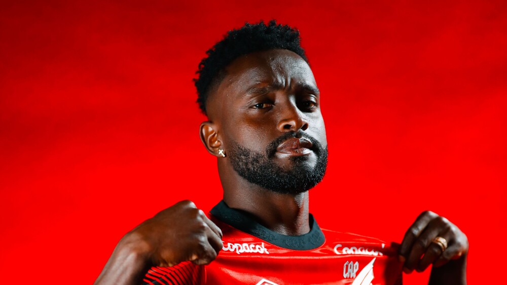 Athletico-PR confirma contratação do atacante colombiano Mendoza, ex-Corinthians e Santos