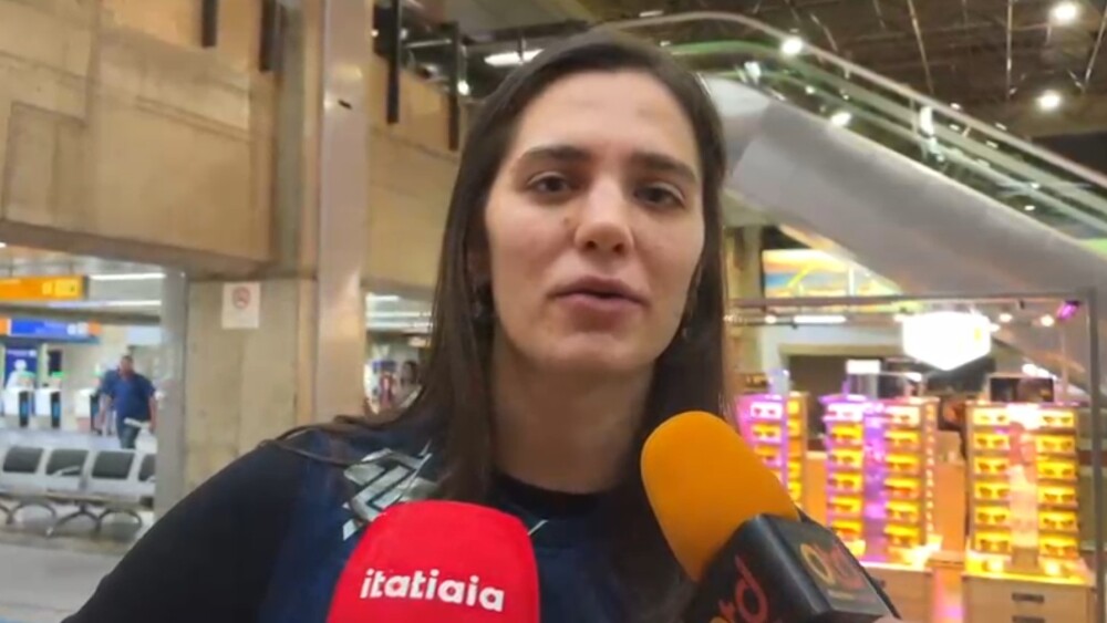 Júlia Kudiess destaca prêmio na VNL e espera crescimento da Seleção Brasileira