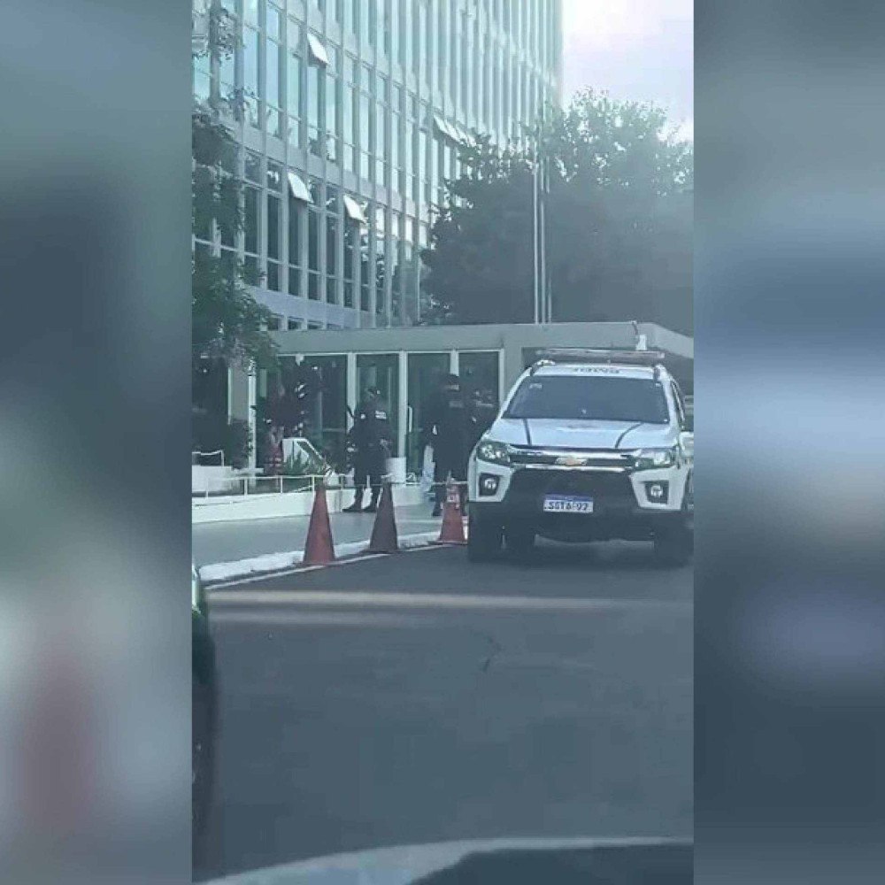 Suspeita de bomba interdita prédio de ministério em Brasília