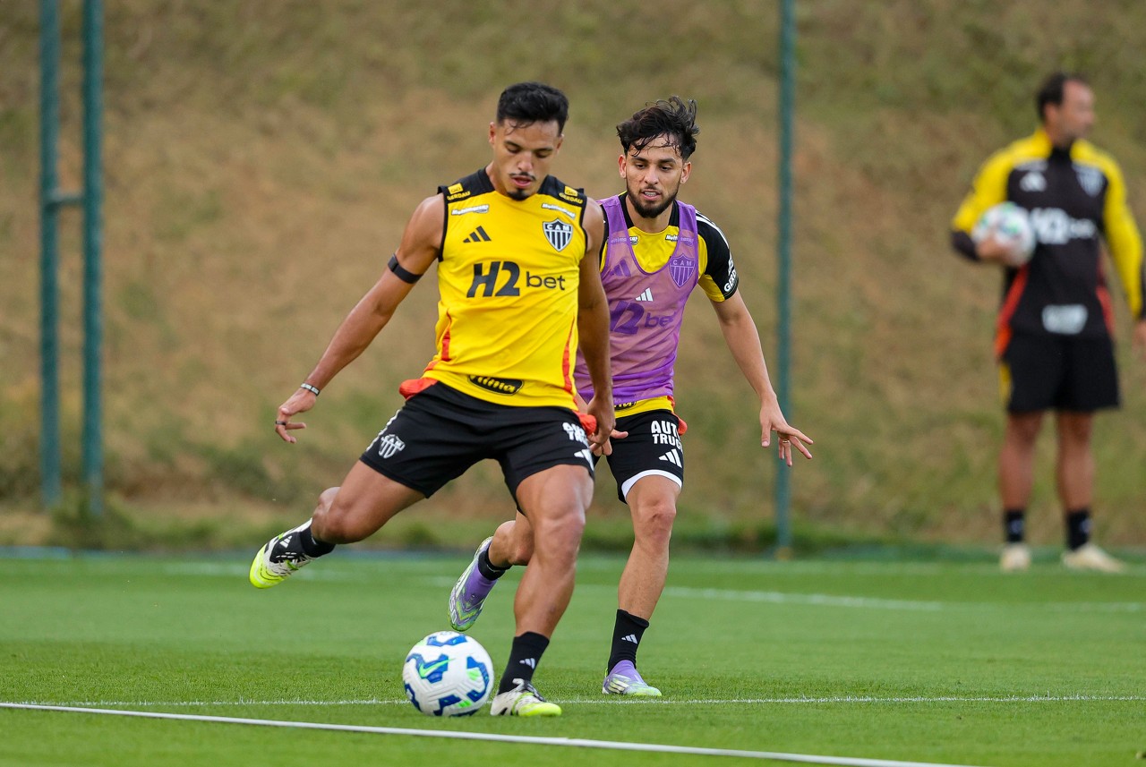 Atlético apresenta novidades e retoma treinos para enfrentar Flamengo