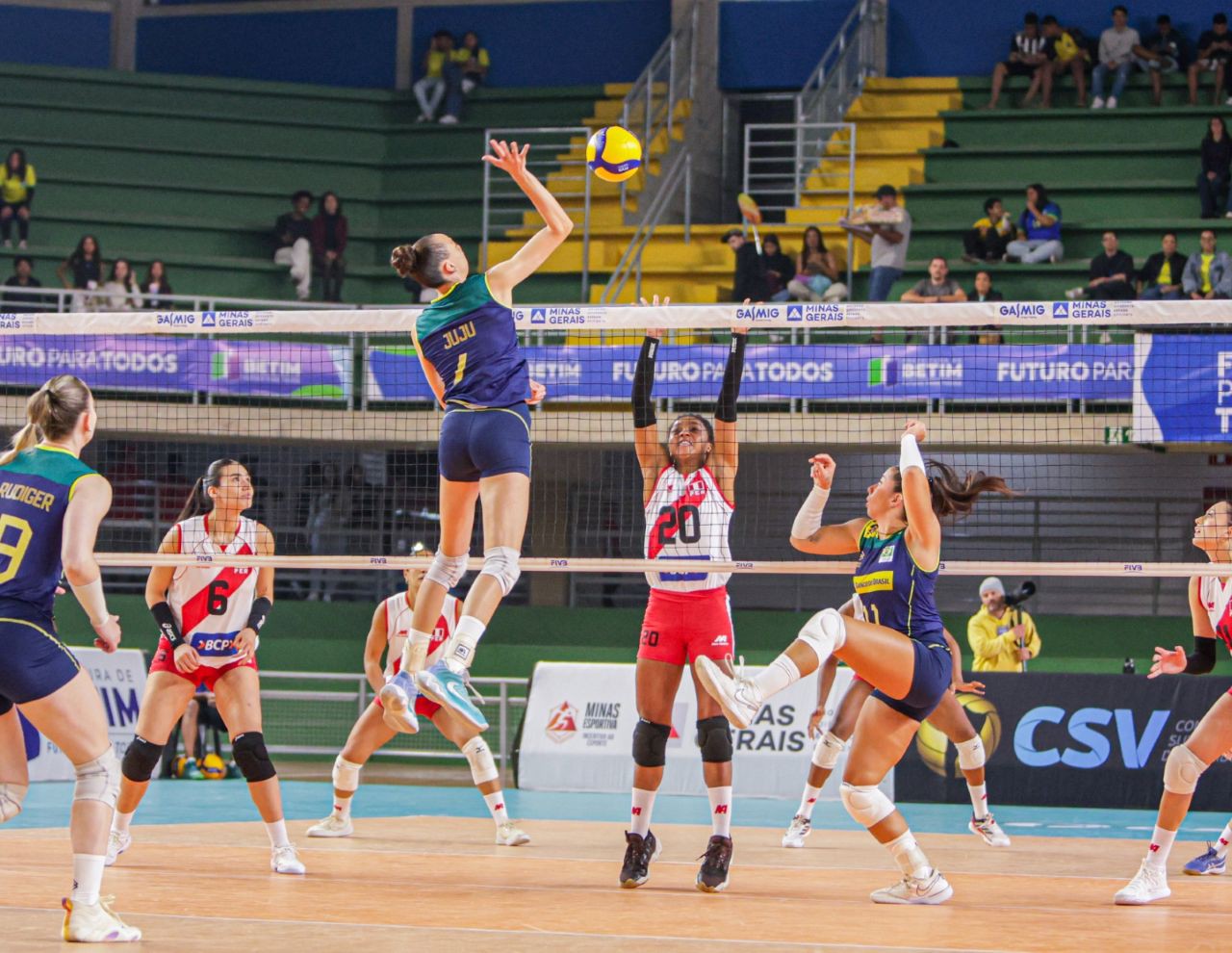 Brasil perde para o Peru e deixa liderança da Copa América de Vôlei Feminino