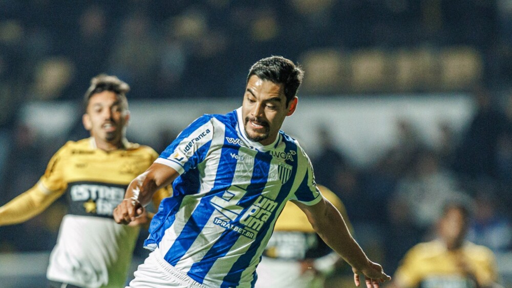 Volante Barreto deixa Avaí para atuar no futebol japonês