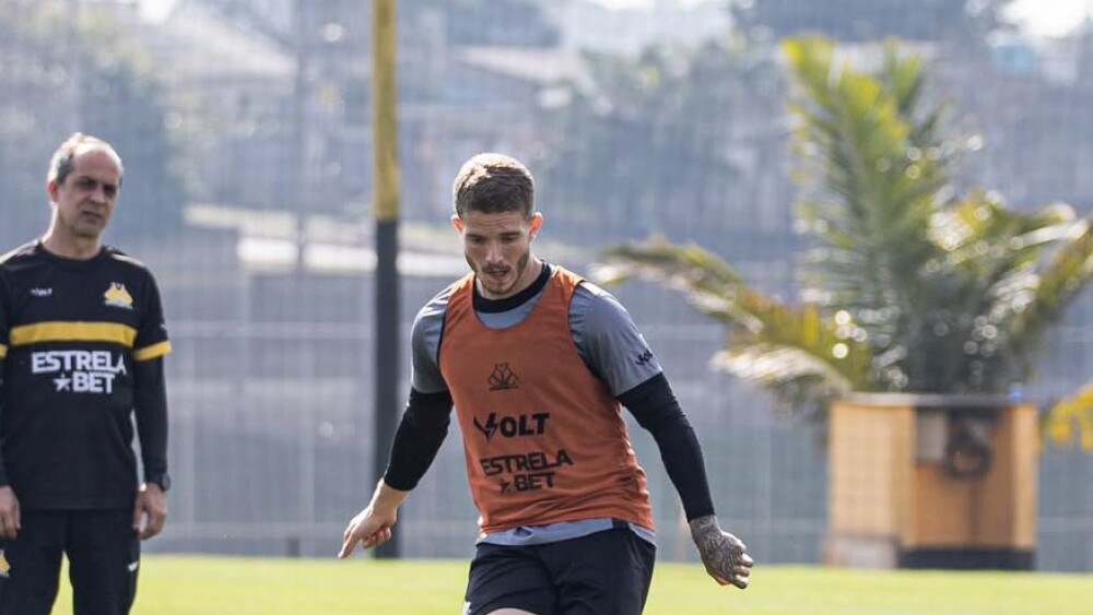 Eduardo Baptista indica mudanças no time titular do Criciúma contra Atlético-GO